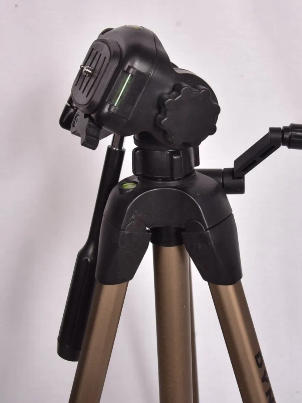Dynex DX-TRP60 Camera Tripod with Pan Tilt Head Adjustable Aluminum Legs